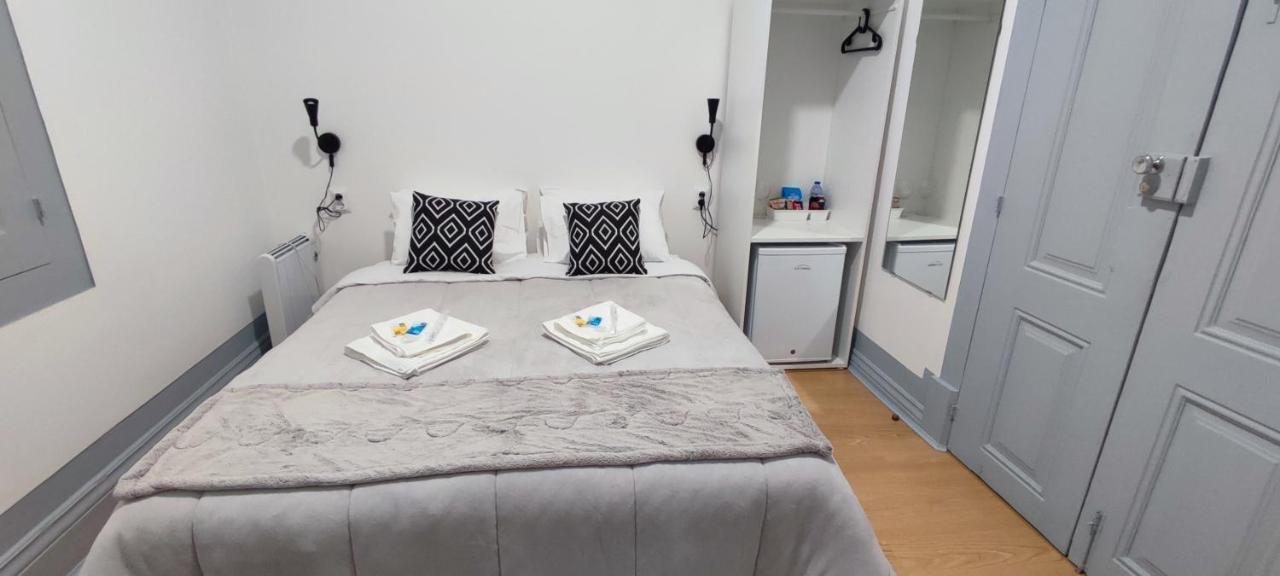 Vila Santa Cruz Guest House บรากา ภายนอก รูปภาพ